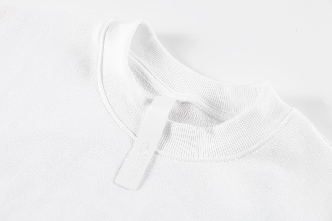 Sweat-shirt blanc avec logo de fer à cheval rose et cœurs chromés