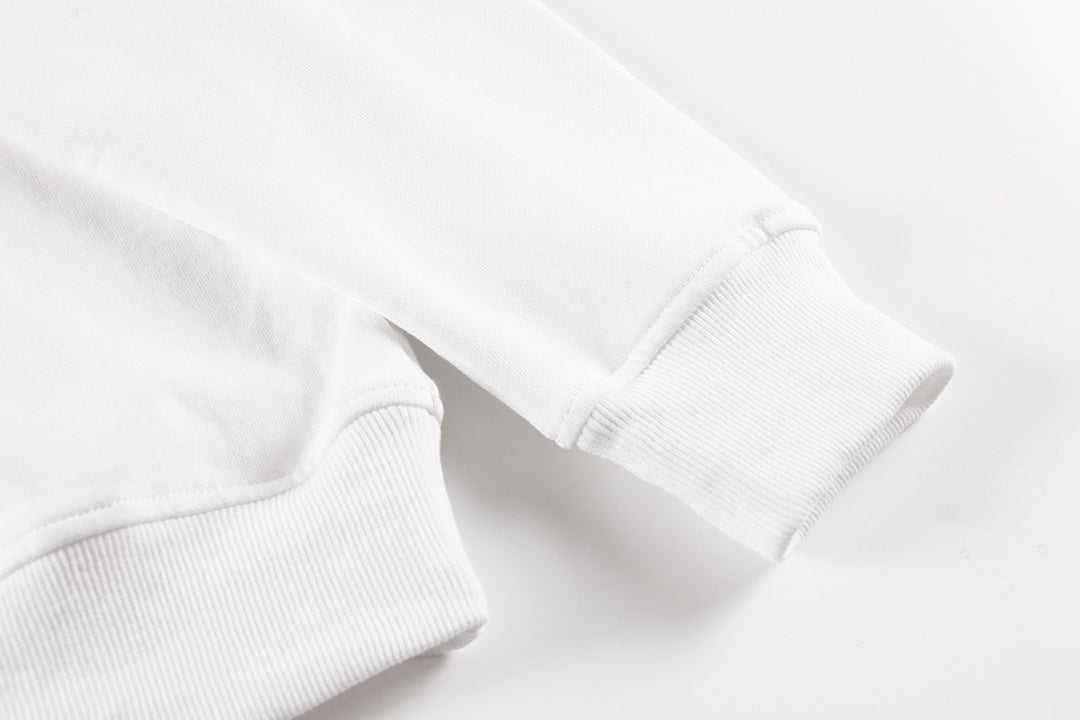 Sweat-shirt blanc avec logo de fer à cheval rose et cœurs chromés