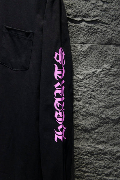 T-shirt noir à manches longues avec col violet et cœurs chromés