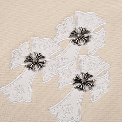 SWEAT-SHIRT BEIGE À ÉCUSSON CŒURS CHROMÉS ET CROIX BLANCHES