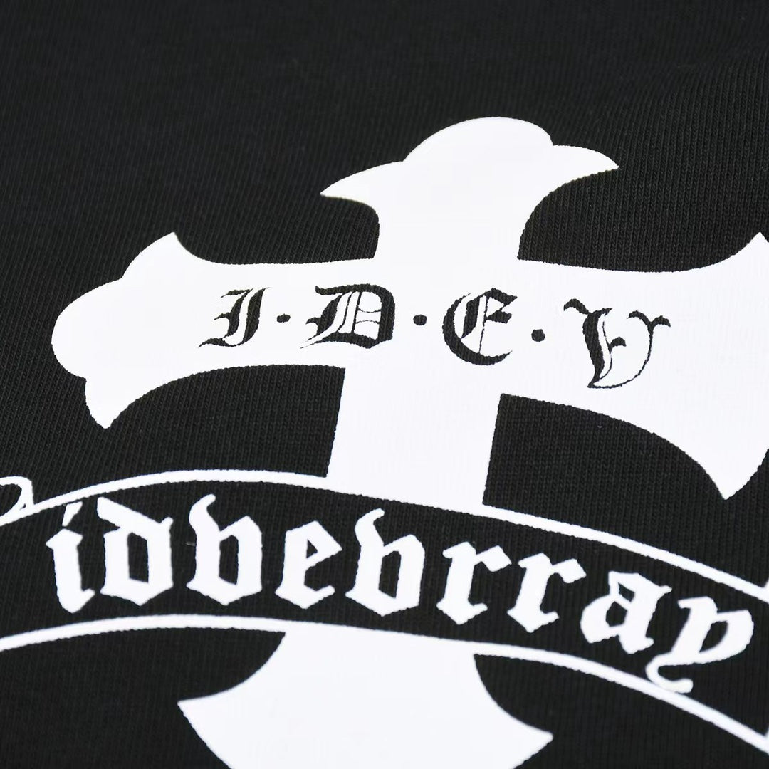 T-shirt noir à double croix et cœurs chromés