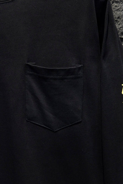 CHEMISE NOIRE À MANCHES LONGUES AVEC COL JAUNE ET CŒURS CHROMÉS