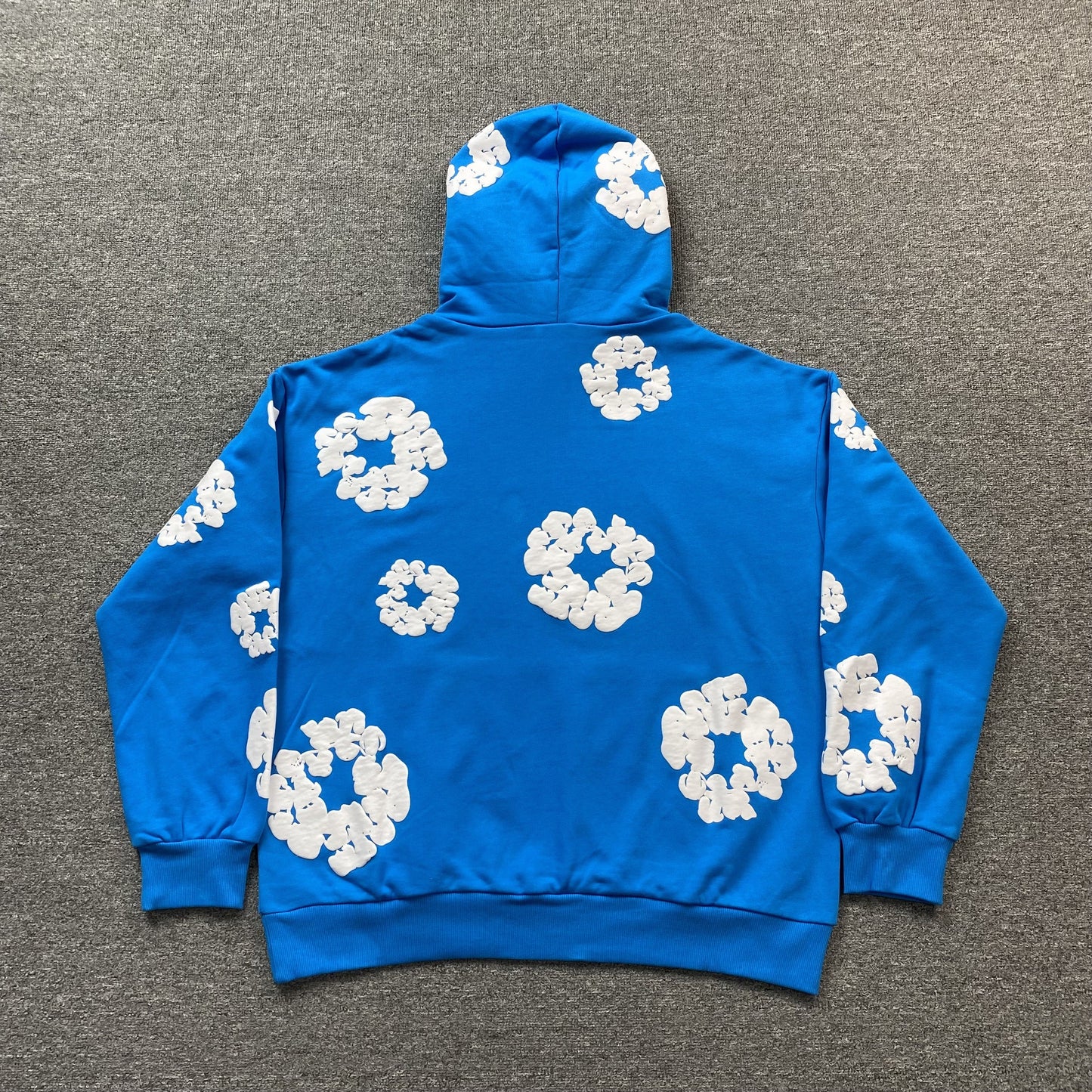 Sweat à capuche en coton avec motif de déchirures de denim, bleu azur