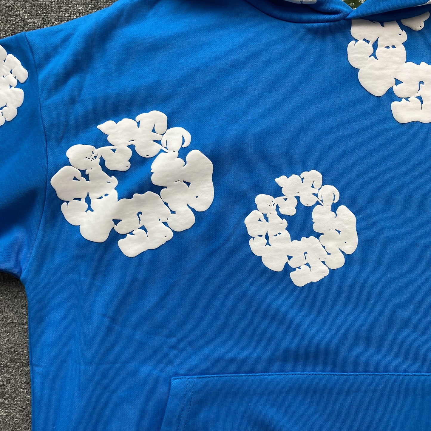 Sweat à capuche en coton avec motif de déchirures de denim, bleu azur