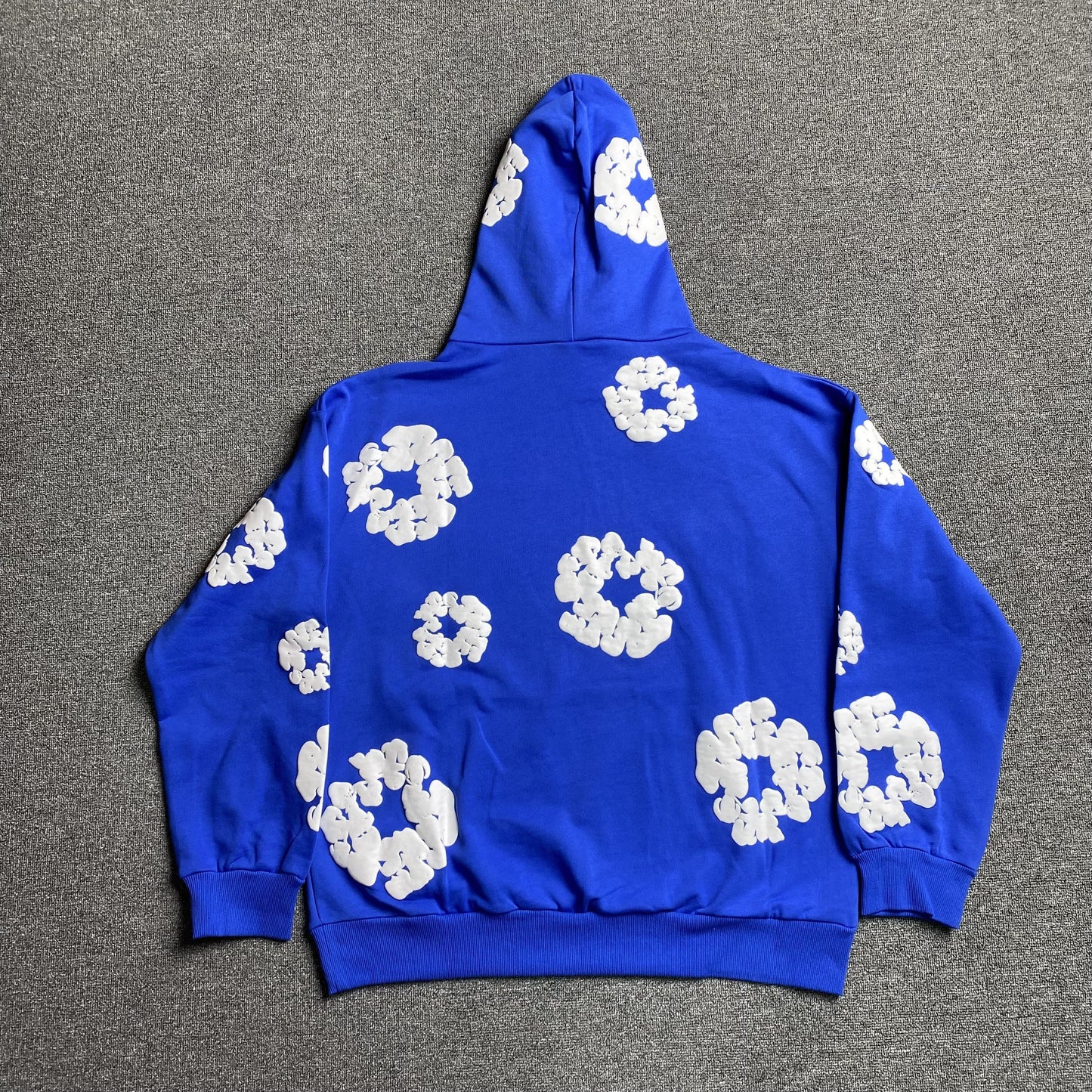 Sweat à capuche en coton bleu foncé à motif de déchirures de denim