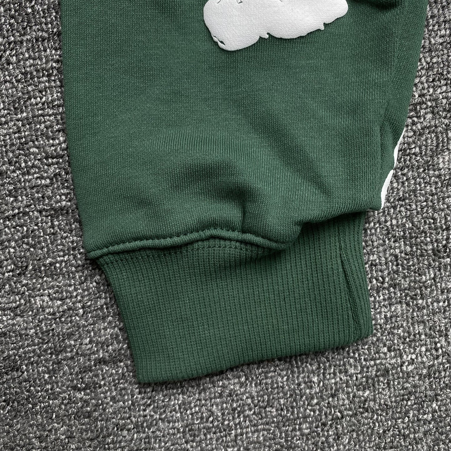 SWEAT À CAPUCHE VERT EN COTON AVEC COURONNE DE DENIM TEARS