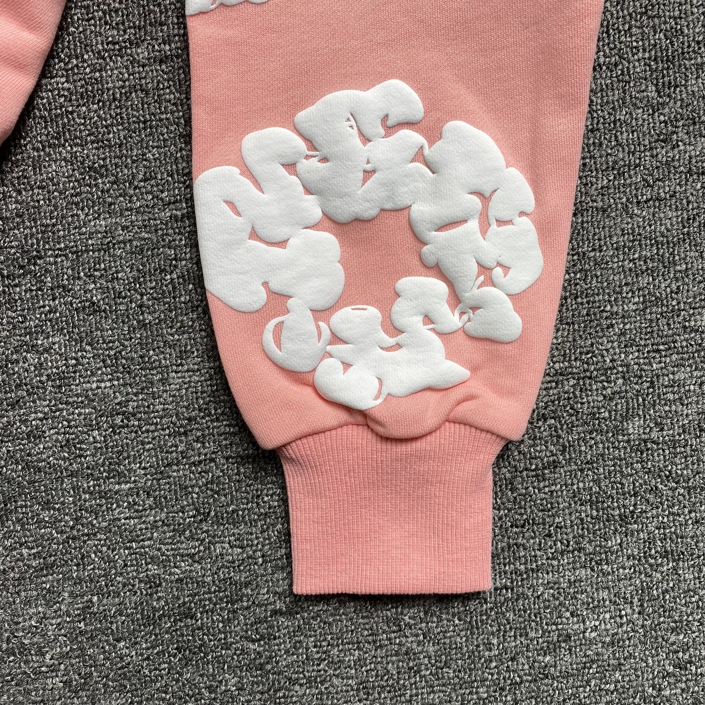 Sweat à capuche en coton avec couronne de fleurs en denim, couleur pêche