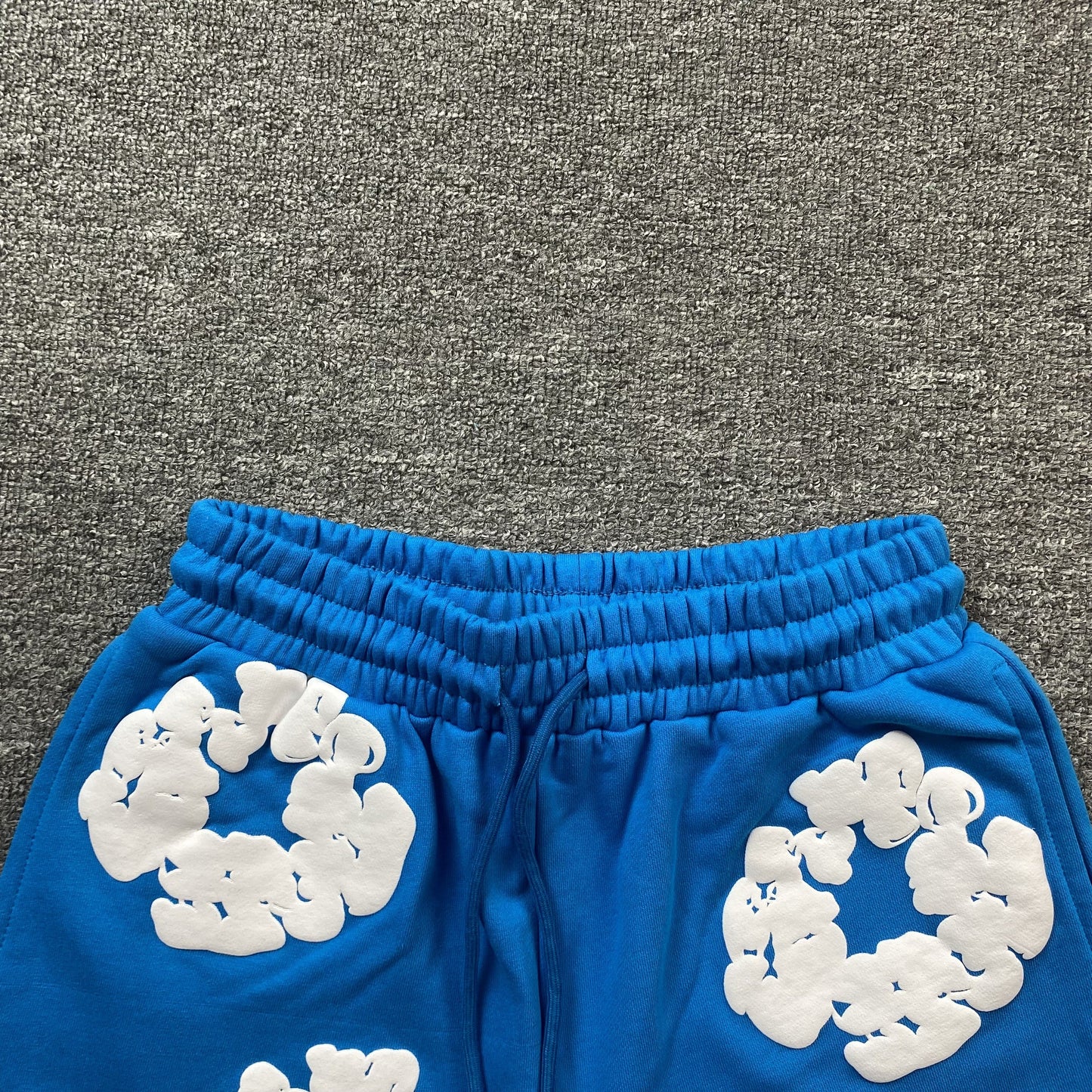Short en coton déchiré bleu azur
