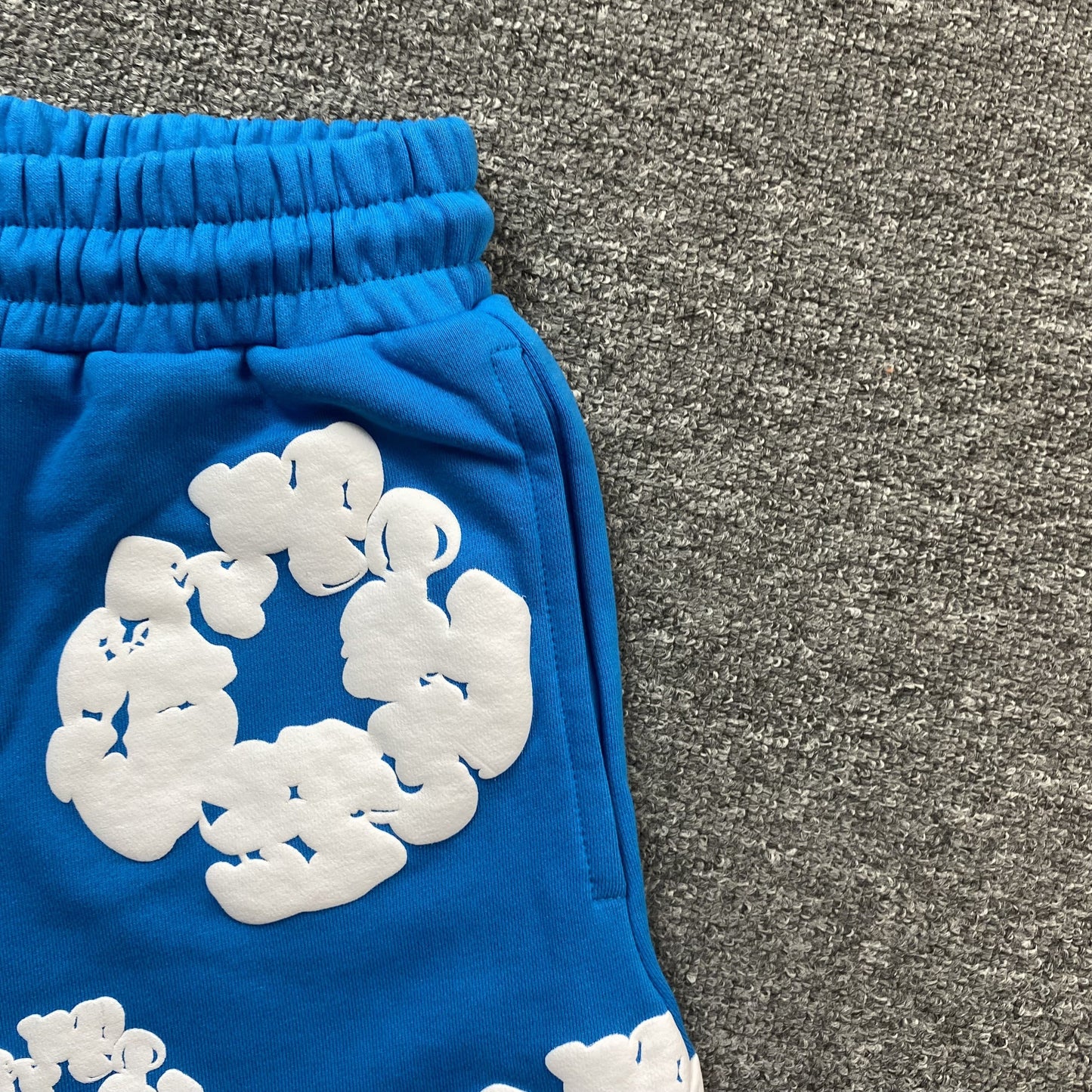 Short en coton déchiré bleu azur