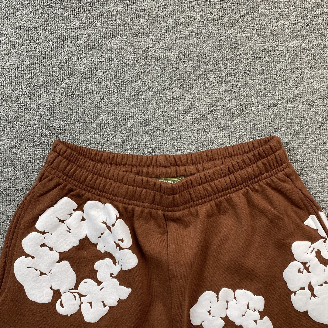 Short marron en coton déchiré et couronne