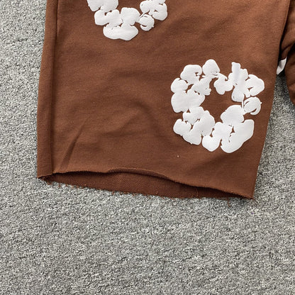 Short marron en coton déchiré et couronne