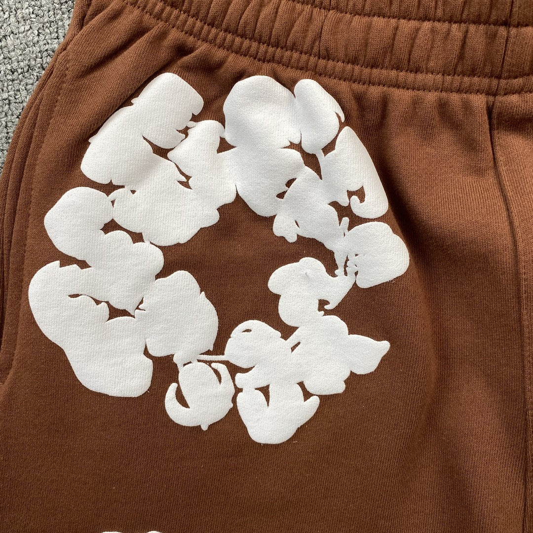 Short marron en coton déchiré et couronne