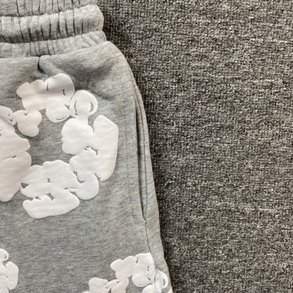 Short en coton gris déchiré à motif couronne