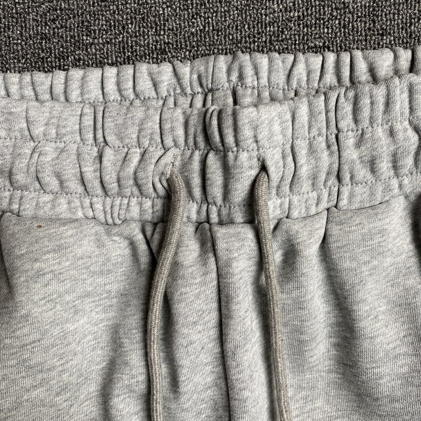 PANTALON DE SURVÊTEMENT GRIS EN COTON ET DENIM TEARS