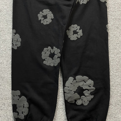 PANTALON DE SURVÊTEMENT EN DENIM TEARS, COURONNE DE COTON, NOIR MONOCHROME