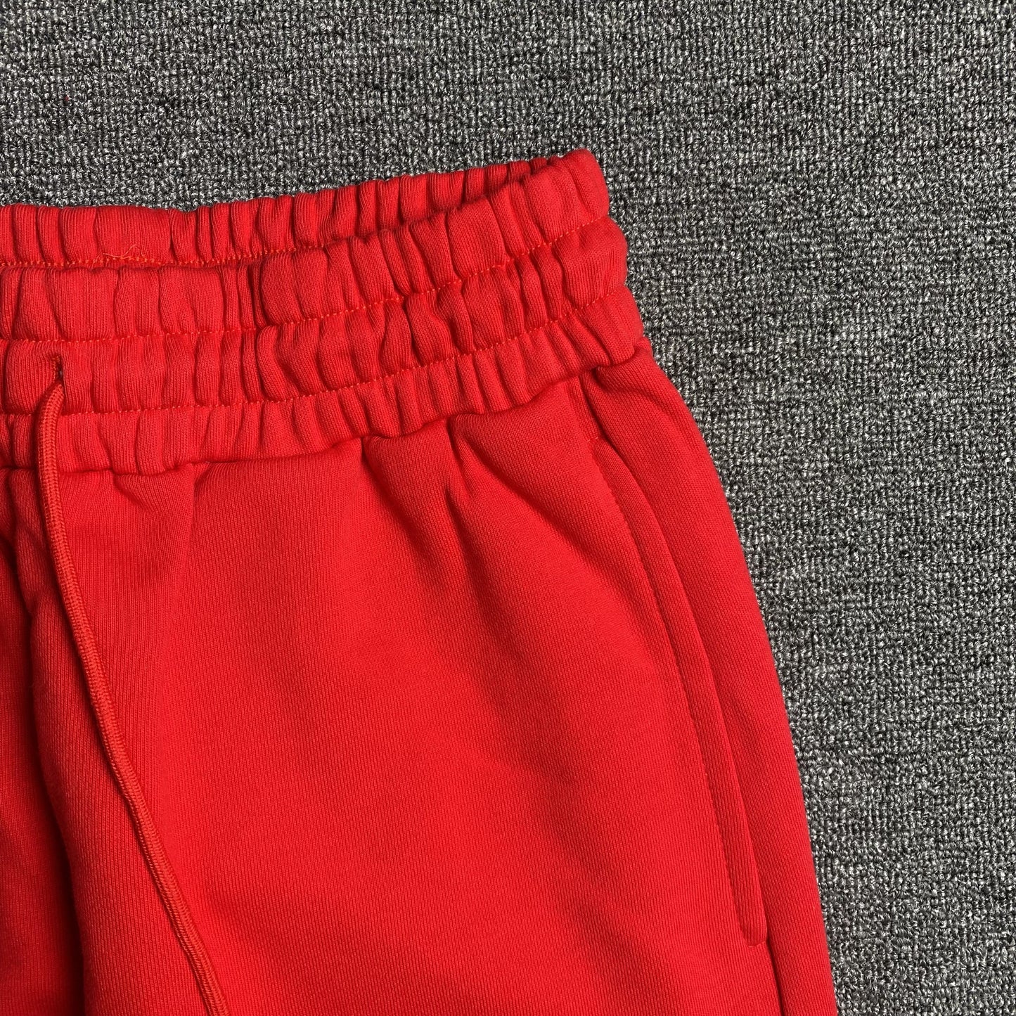 PANTALON DE SURVÊTEMENT ROUGE EN DENIM TEARS ET COTON AVEC COURONNE