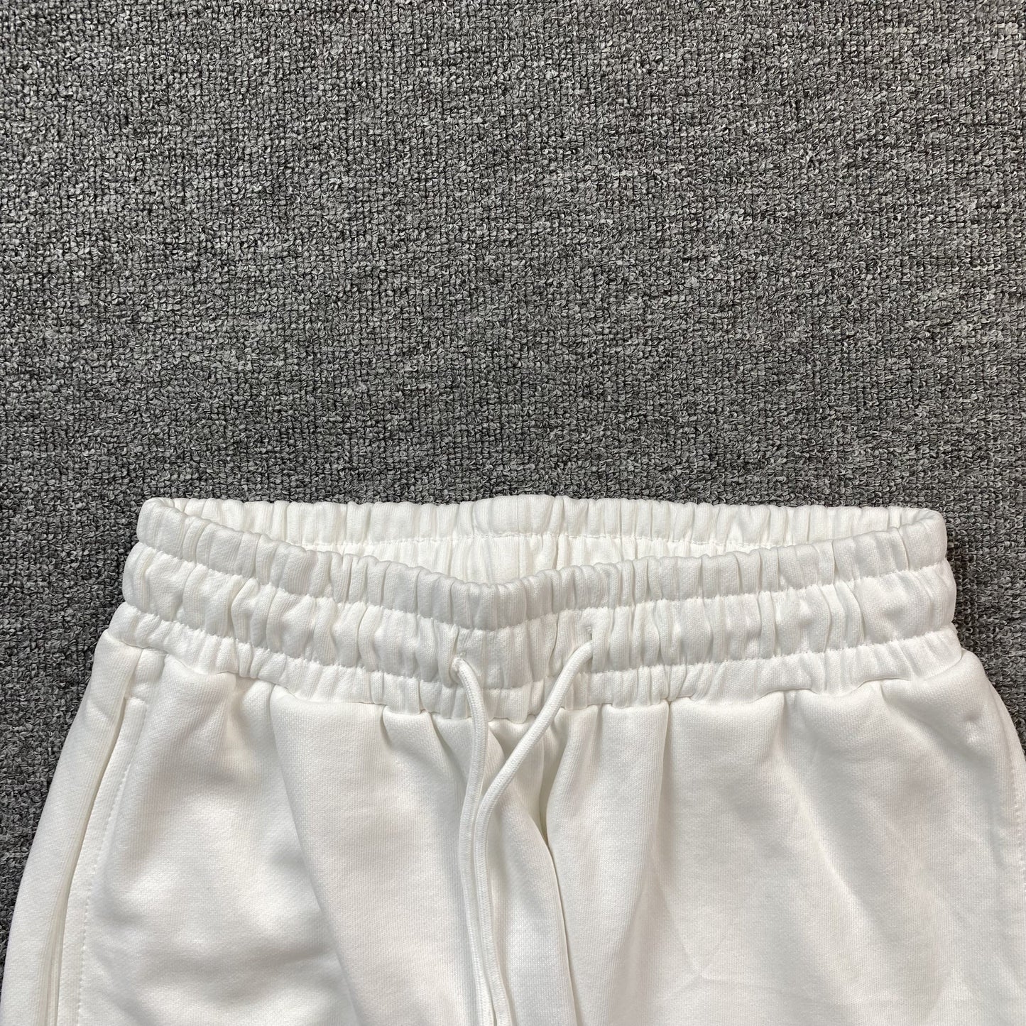 PANTALON DE SURVÊTEMENT BLANC EN DENIM TEARS ET COTON AVEC COURONNE