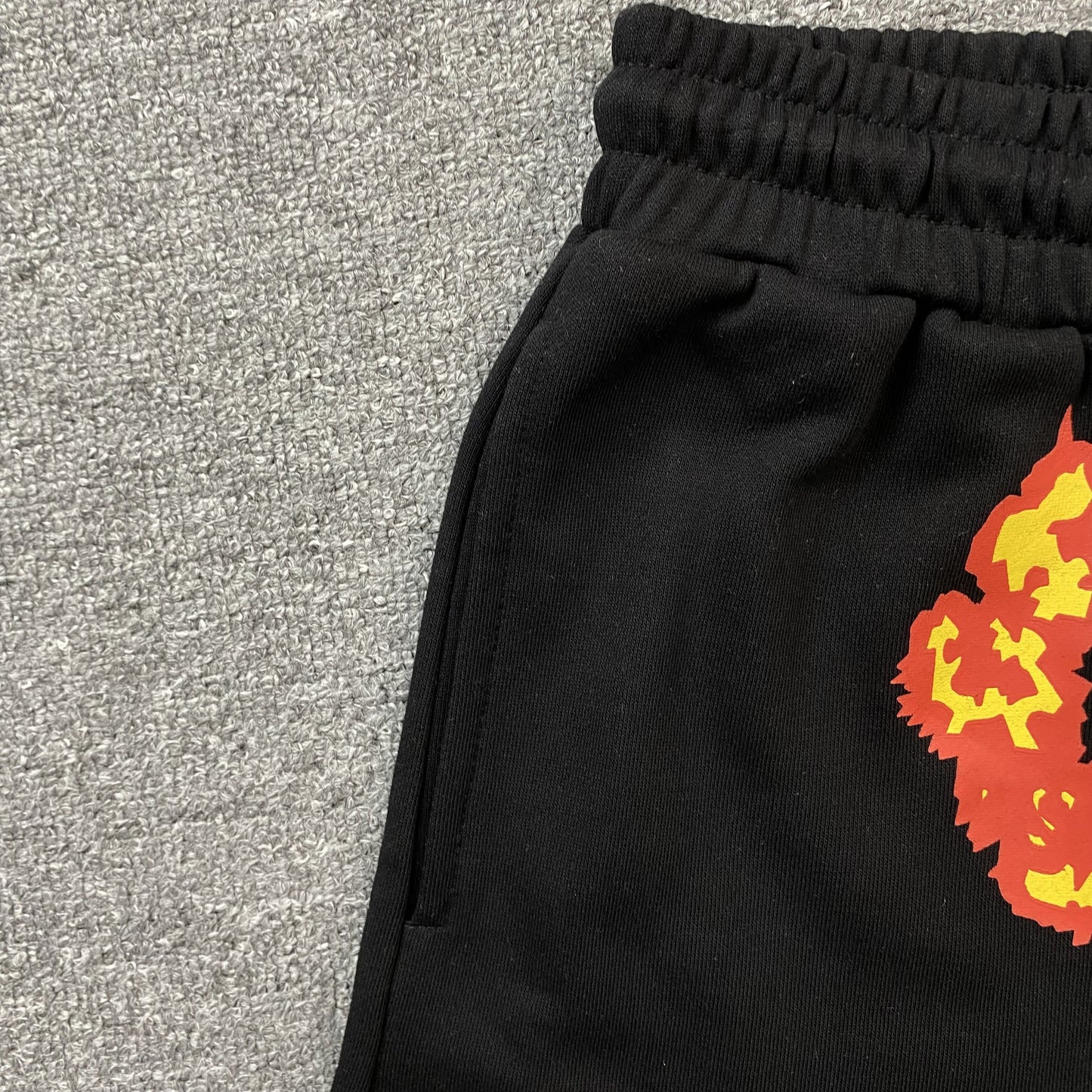 Short en coton noir DENIM TEARS x OFFSET avec couronne