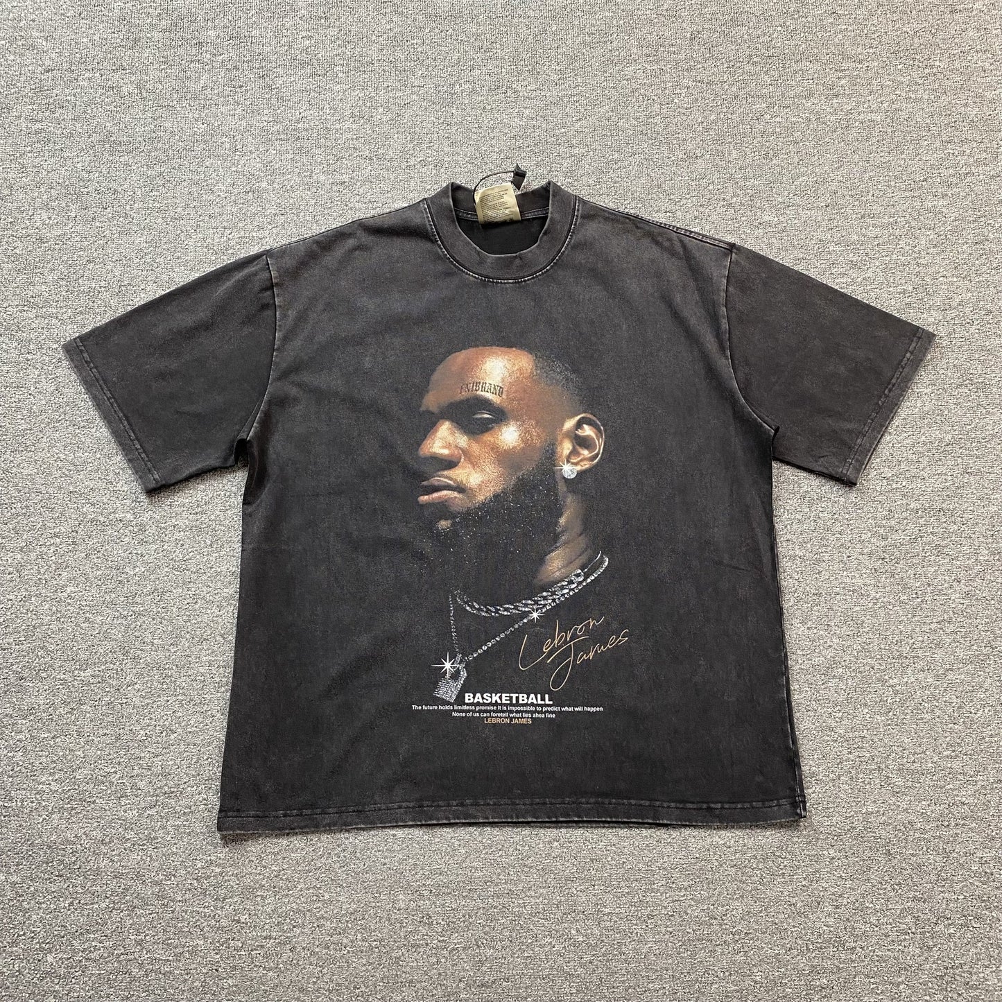 T-shirt graphique vintage LeBron James gris foncé