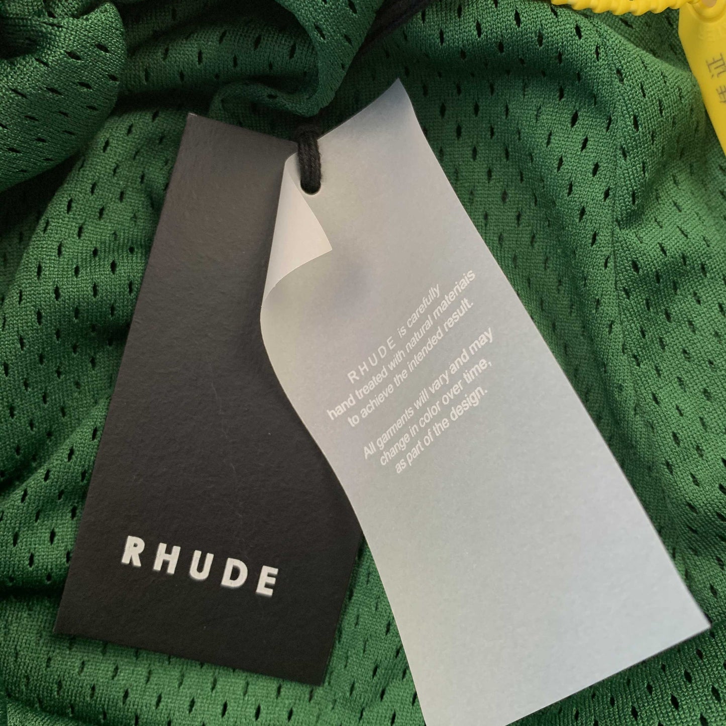 SHORT VERT AVEC LOGO RHUDE COURT