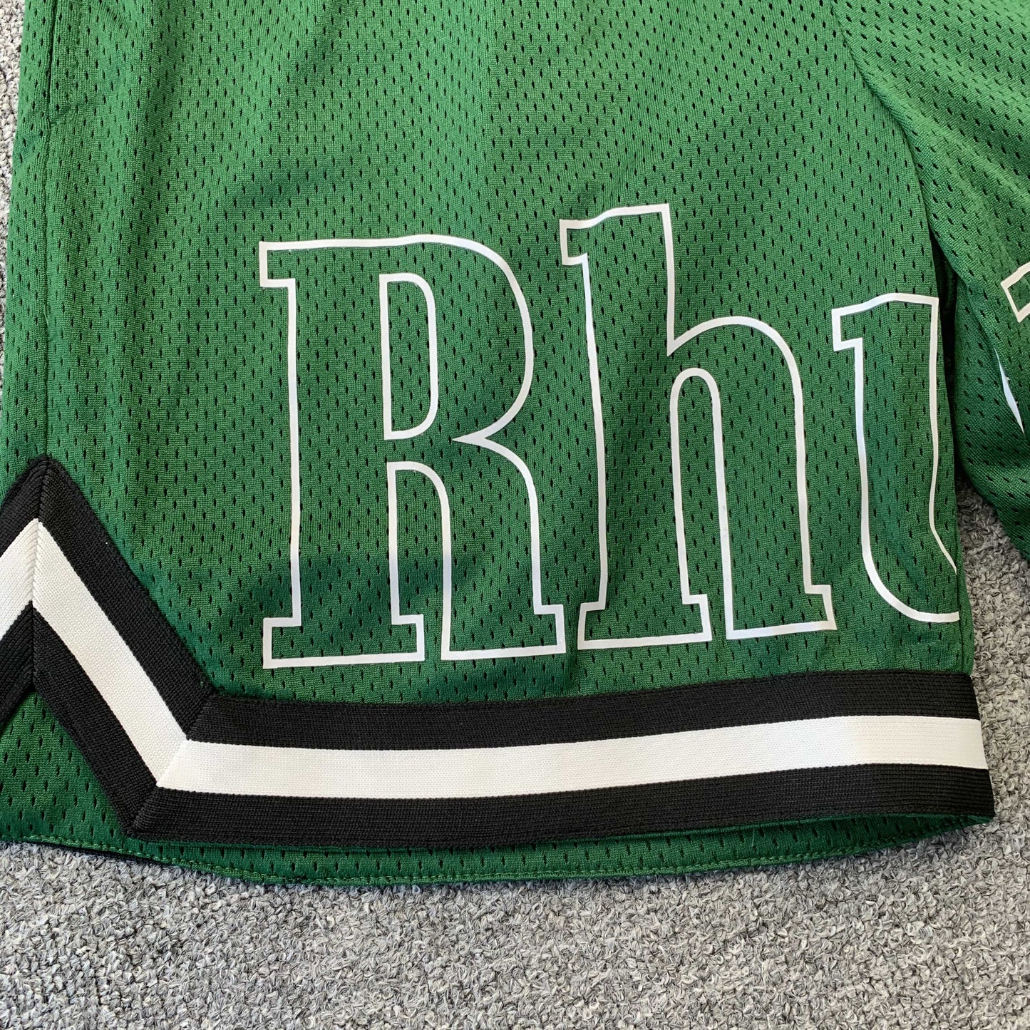 SHORT VERT AVEC LOGO RHUDE COURT