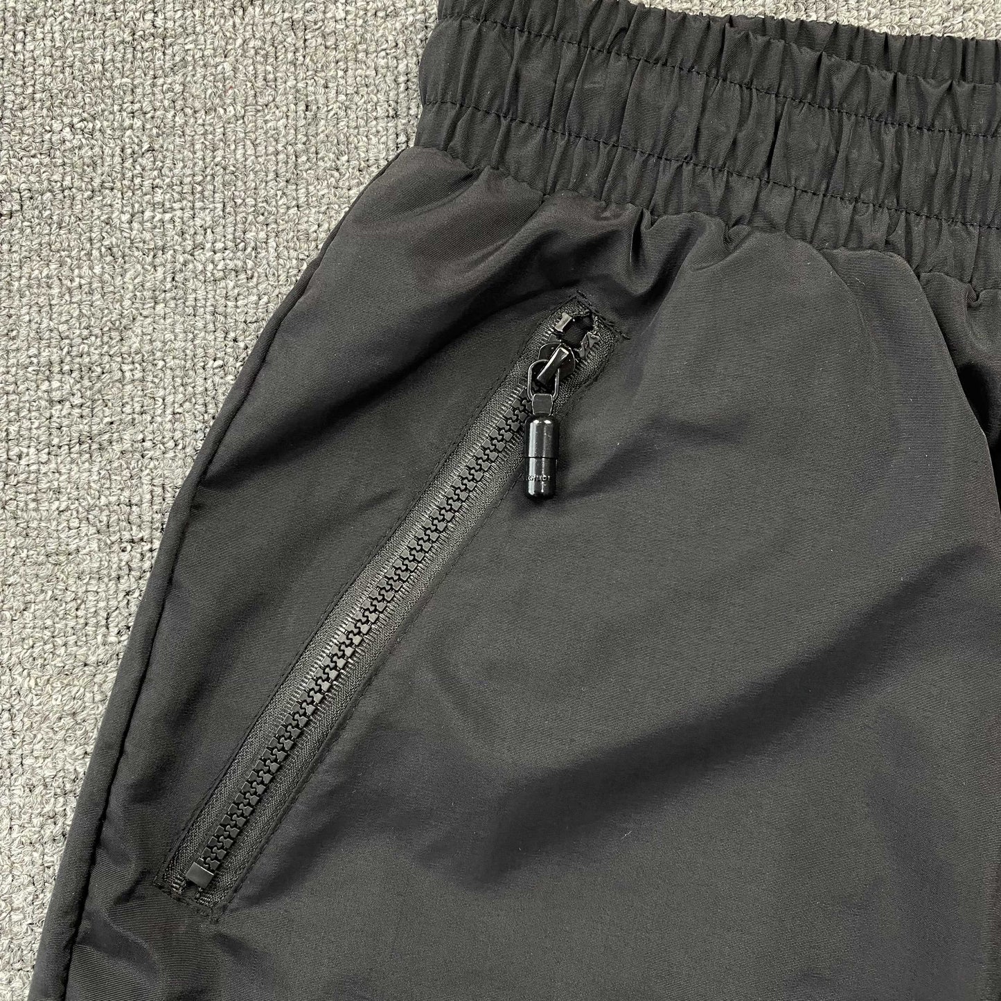 SHORT RHUDE AVEC LOGO RH NOIR SUR NOIR