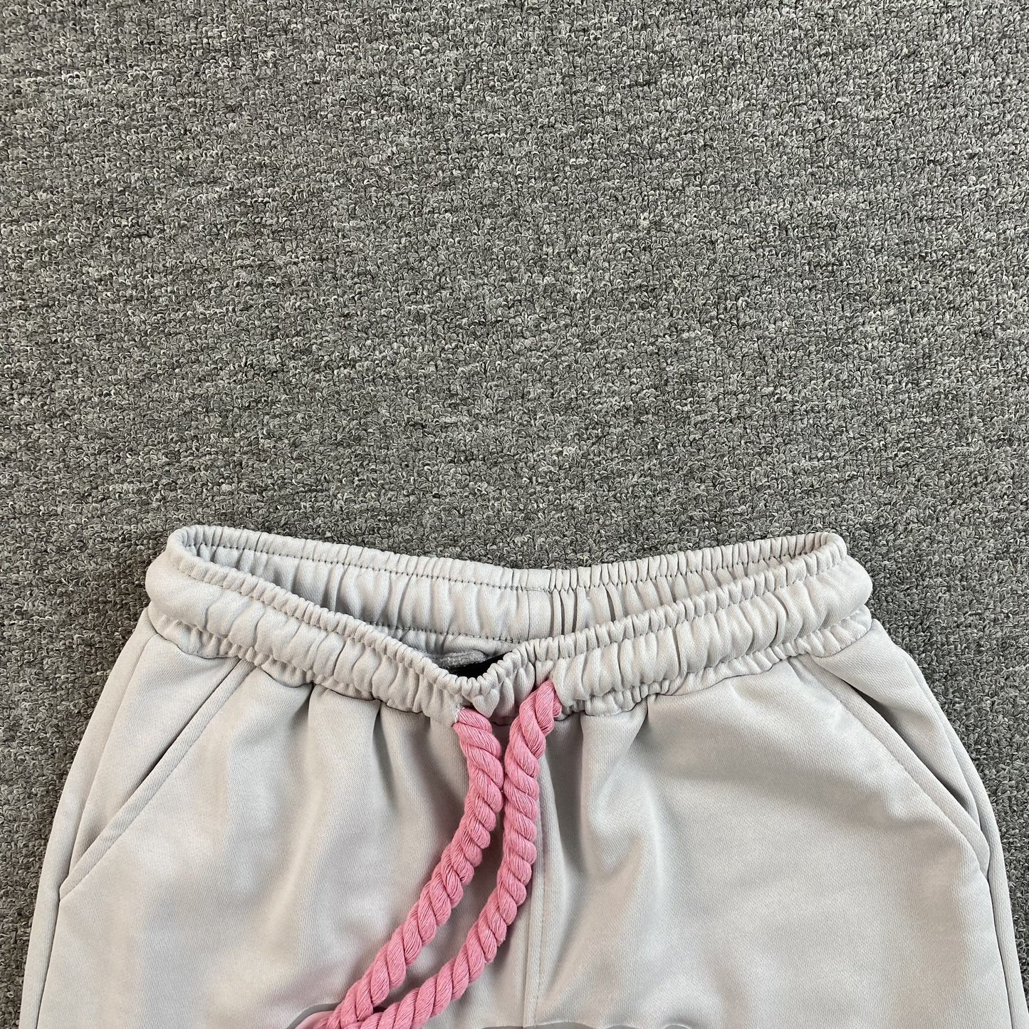 SYNA WORLD SHORTS GRIS ROSE