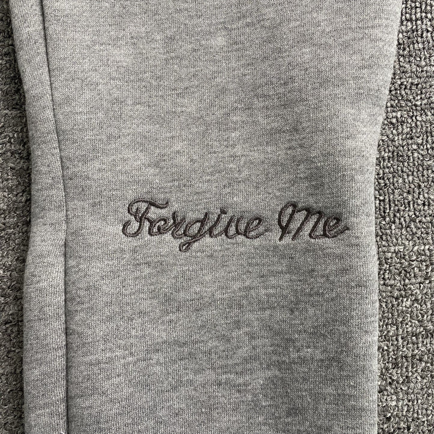 SYNA WORLD PANTALON DE SWEAT AVEC LOGO SYNA GRIS