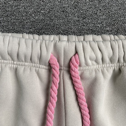 SYNA WORLD SYNA LOGO PANTALON DE SURVÊTEMENT GRIS ROSE