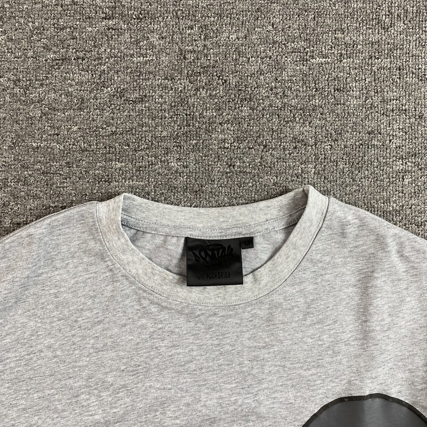 T-SHIRT SYNA WORLD GRIS