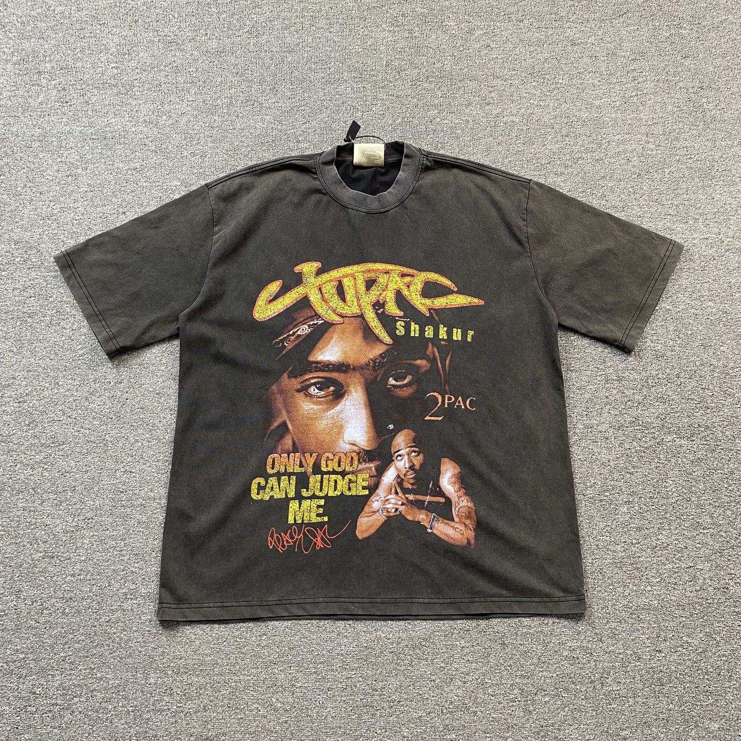 T-shirt graphique vintage Tupac gris foncé