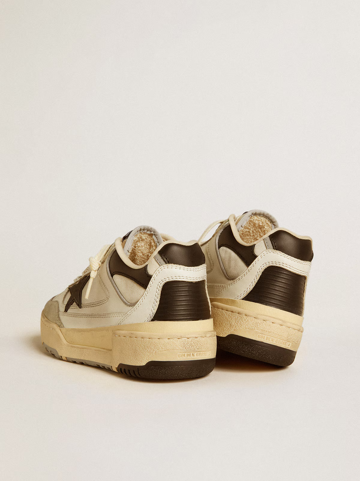 Étoile de balle Golden Goose – Contraste d'étoile noire