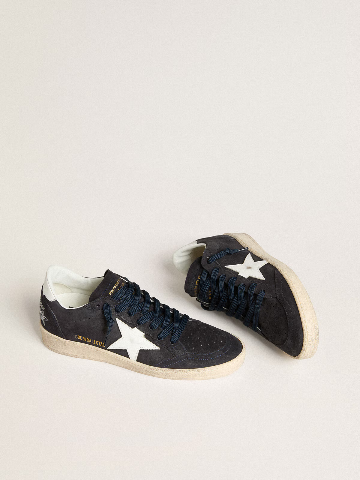 Golden Goose Ball Star – Daim bleu marine avec étoile blanche