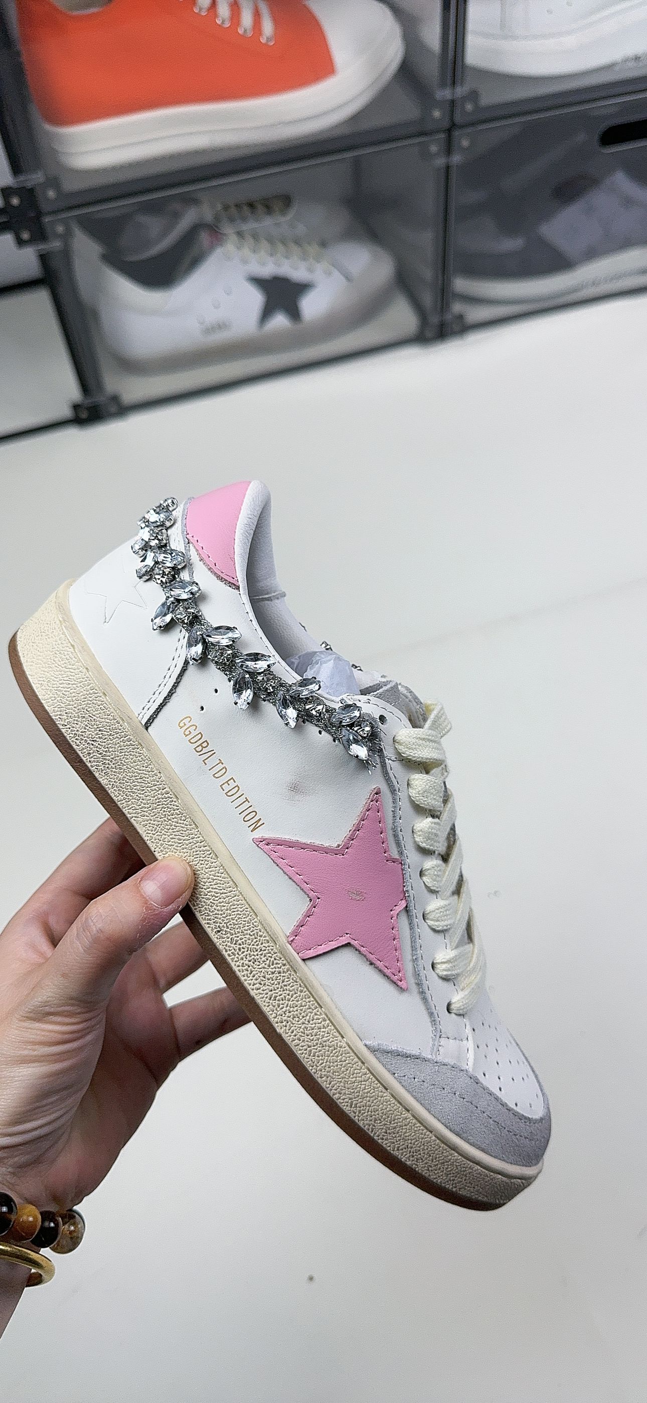 Baskets Golden Goose Stardan avec étoile rose et chaîne en cristal