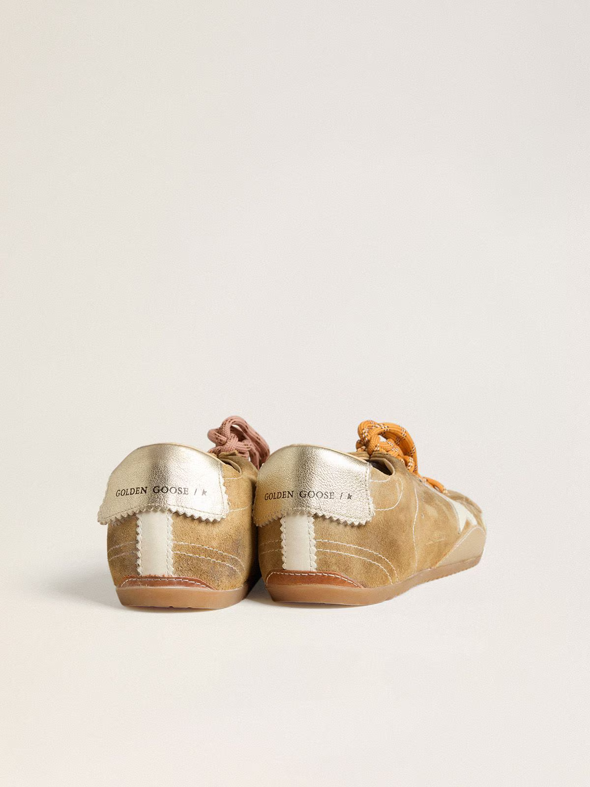 Baskets Golden Goose TrueStar en daim beige
