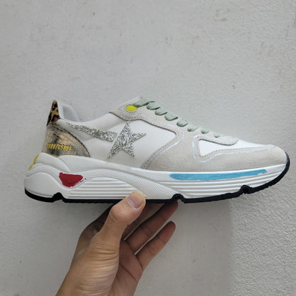 Baskets à semelle de course en daim avec paillettes et imprimé léopard