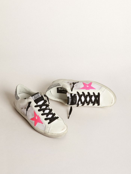 Baskets superstar en cuir blanc et toile avec étoile en cuir rose fuchsia et paillettes argentées