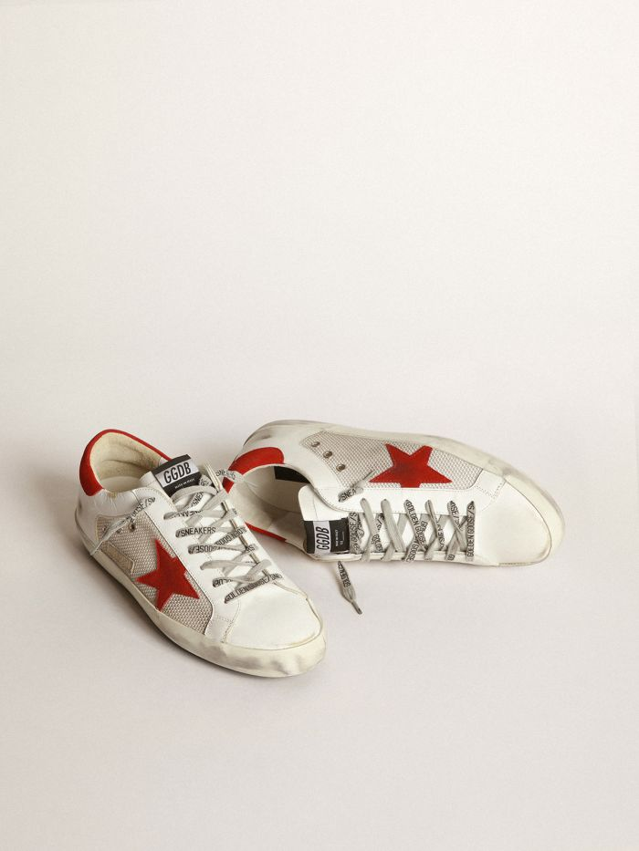 Baskets Superstar blanches en cuir avec étoile rouge