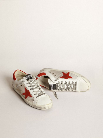Baskets Superstar blanches en cuir avec étoile rouge