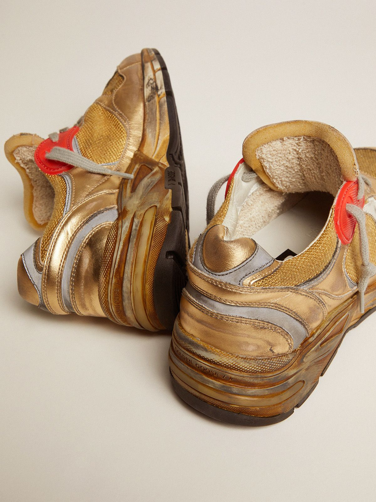 Baskets dorées pour femmes style papa