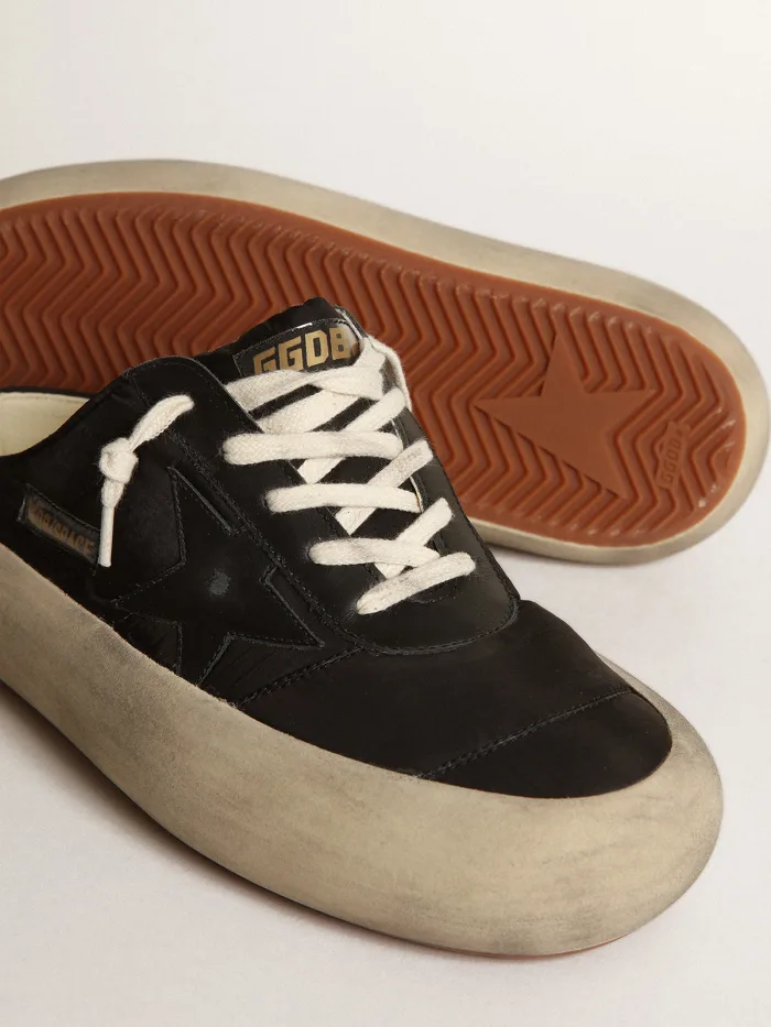 Sabots pour femmes en nylon noir avec étoile en cuir noir