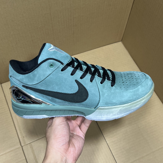 Nike Zoom Kobe 4 Protro « Girl Dad » : Un hommage tissé d’amour