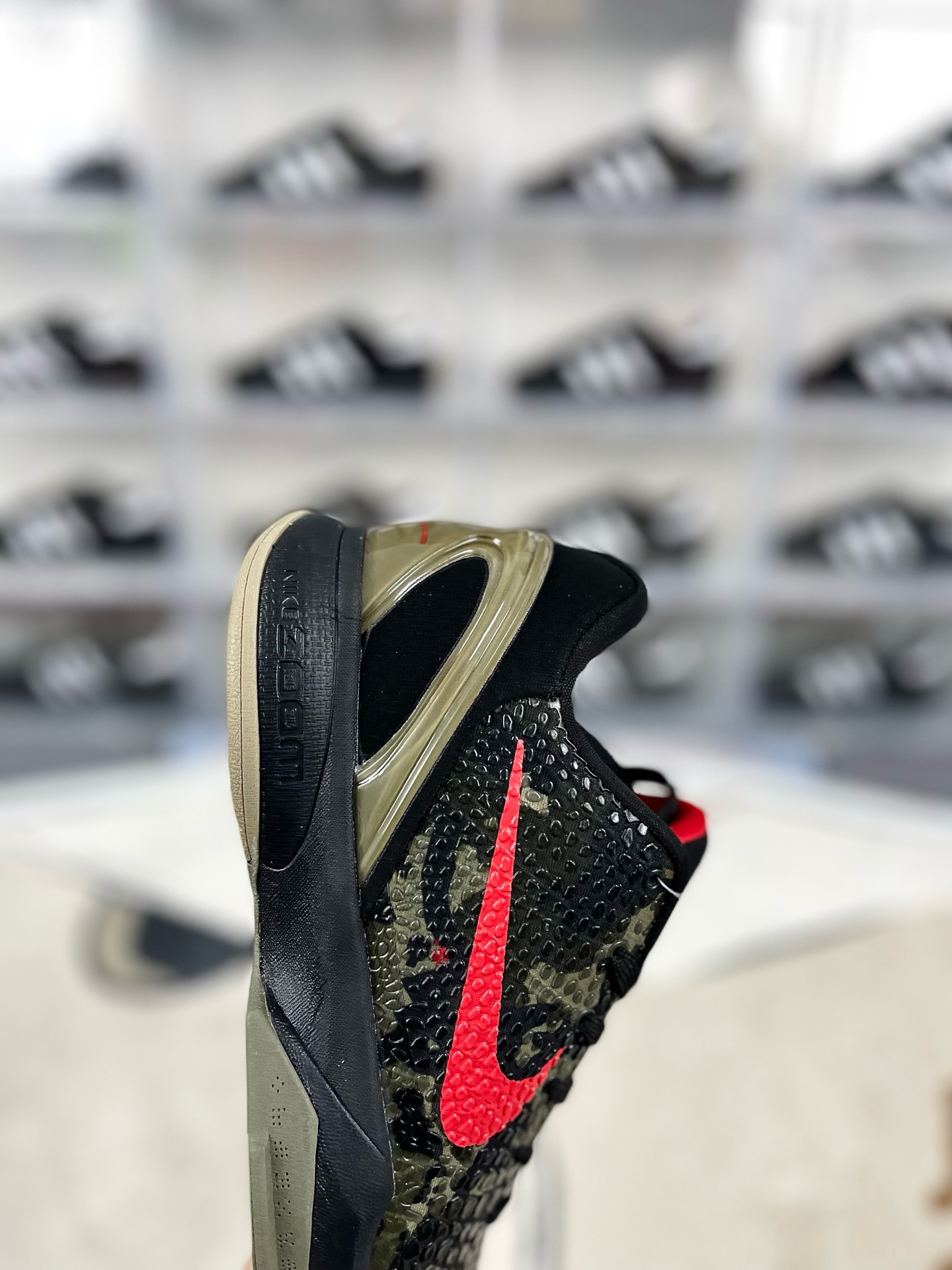 Nike Zoom Kobe 6 Protro « Camouflage italien » : Une opération secrète dans le luxe
