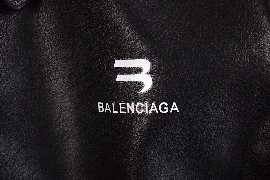 Veste Balenciaga en similicuir noir