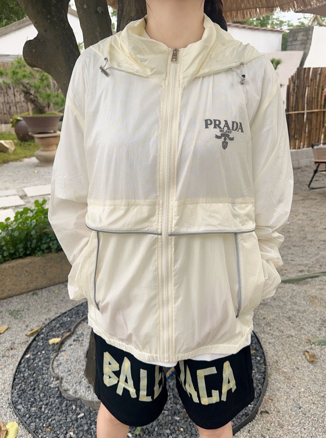 Veste légère à capuche Prada
