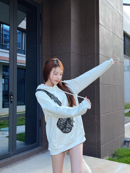 Sweat à capuche blanc Dior avec sac assorti
