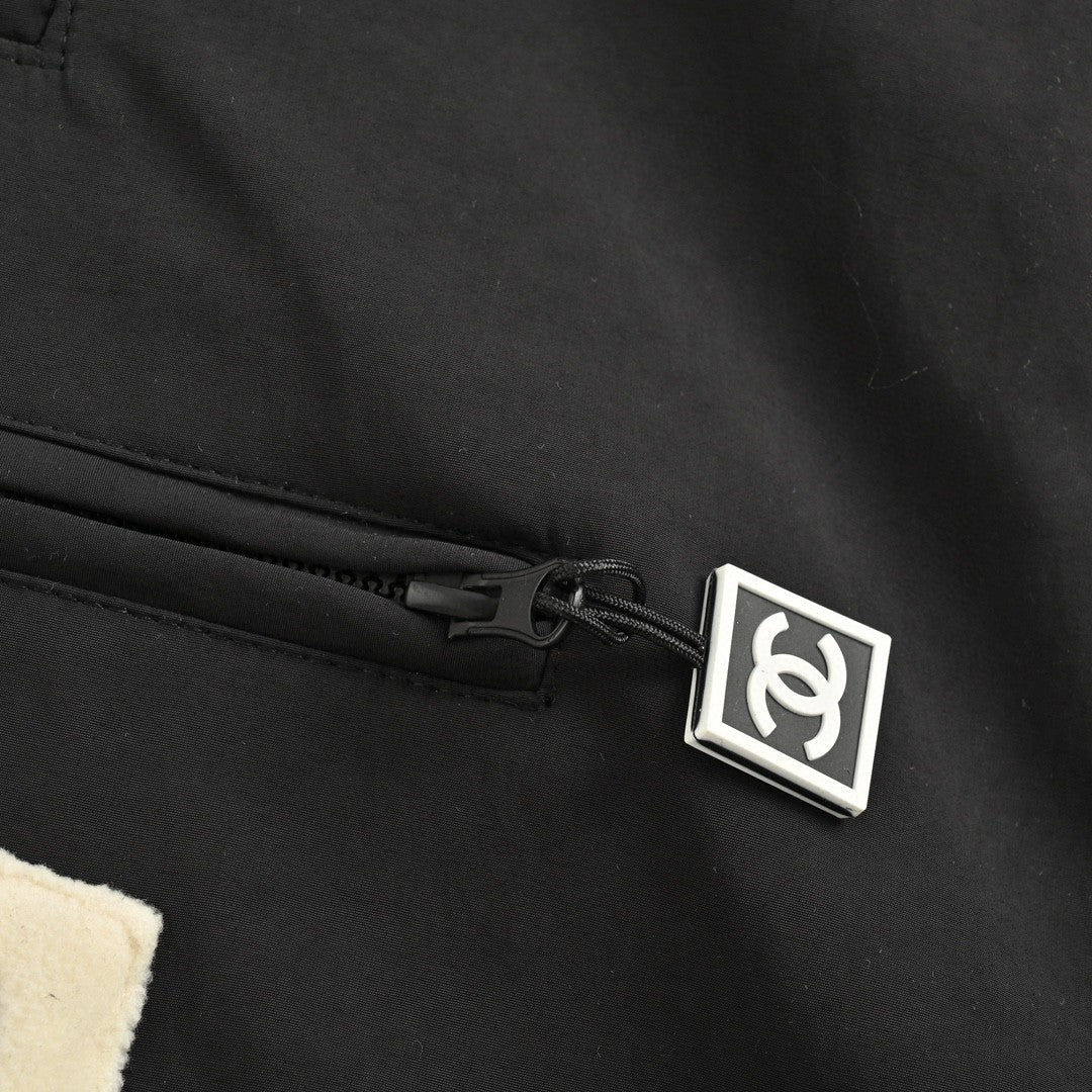 Veste à capuche bicolore Chanel