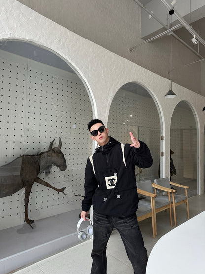 Veste à capuche bicolore Chanel