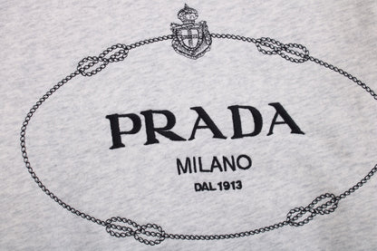 Sweat à capuche gris Prada Milano