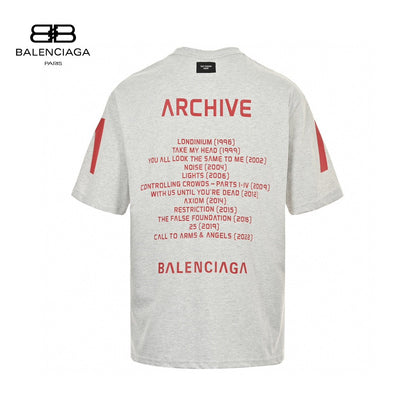 T-shirt graphique Balenciaga à logo rouge (gris)